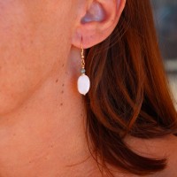 Boucles d'oreilles en pastille ovale de nacre blanche et turquoise BONACF0026V