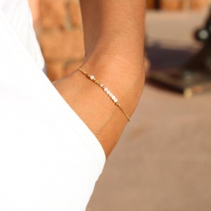 Bracelet en perle de nacre blanche et agate BRNACF0011V
