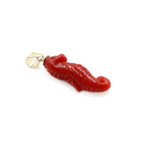 Pendentif hippocampe en corail et or PDCORENF0015O