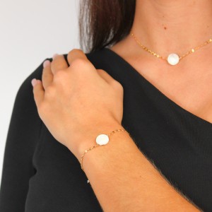 bracelet en chaine et pastille de nacre blanche BRNACF0054V