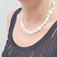 Collier en pastille de nacre blanche CONACF0071A