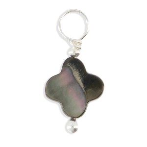 Pendentif trèfle en nacre noire PDNACENF0010A