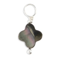 Pendentif trèfle en nacre noire PDNACENF0010A