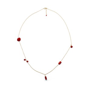 Collier chaine doré et ses morceaux de corail rouge COCORF0092V