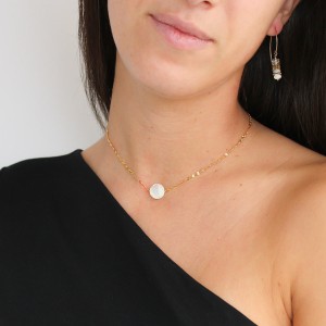Collier chaine et sa pastille de nacre blanche CONACF0057V