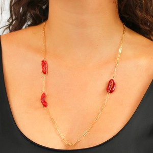 Collier en chaine rectangle et ses noeuds en corail rouge intense COCORF0091V