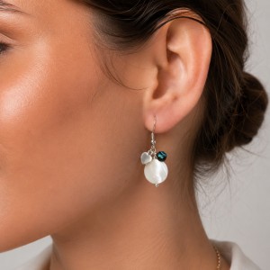 Boucles nacre blanche, bleue et argent BONACF0041A