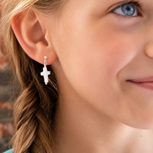 Boucles d'oreilles croix en nacre BONACENF006A