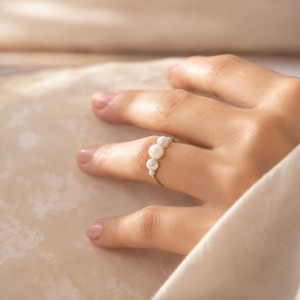 Bague en nacre blanche véritable BANACF0012G