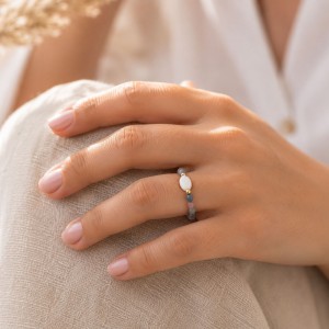 Bague grain de nacre blanche BANACF006G