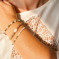 Bracelet perles de nacre et de tourmaline BRNACF0046A