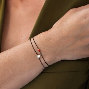 Bracelet noir avec trèfle en nacre noire BRCORFT0018G