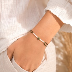 Bracelet en perles de nacre et tourmaline BRNACFT0012A