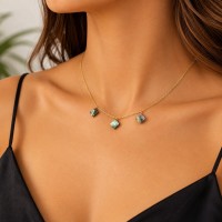 Collier avec des carrés de nacre bleue CONACF0056G