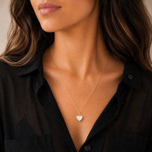 Collier avec cœur en nacre blanche CONACF0048G