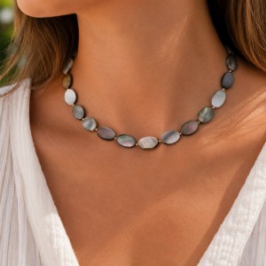 Collier en pastilles de nacre noire CONACF0038V
