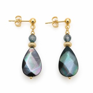 Boucles d’oreilles en nacre...