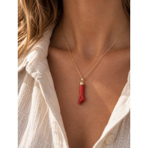 Pendentif Main en corail rouge et or 18 carats PDCORF0041O