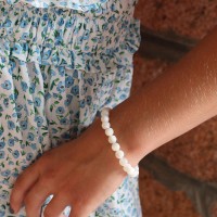 Bracelet en perle ronde de nacre blanche BRNACF0024A