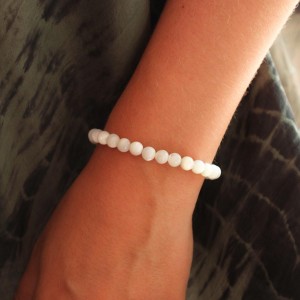 Bracelet en perle de nacre blanche BRNACF0025A
